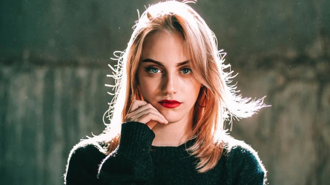 Anastázie (26): Rodiče věří na duchy, celé dětství mě tahali po seancích a kartářkách. Ale já jim to nežrala