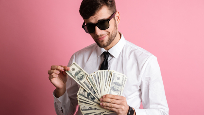 3 znamení zvěrokruhu, kterým v červenci 2022 v práci přidají. Najdete se mezi těmi šťastlivci?