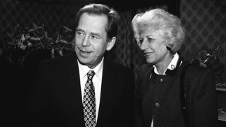 Václav Havel a jeho osudové ženy: Olga o nich věděla a navrhovala soužití ve třech