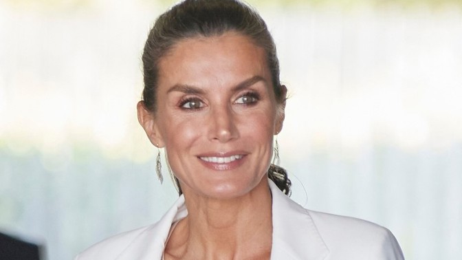 3 letní outfity podle španělské královny Letizie: Tyhle modely seženete i na českých e-shopech