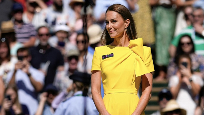 Kate Middleton ve žlutých šatech na Wimbledonu: Inspirujte se jejím stylem zářícího slunce