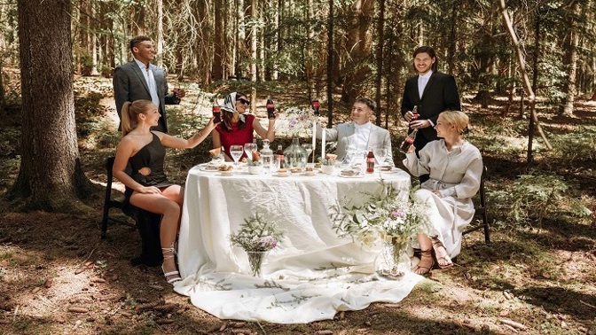 Léto patří piknikům. Zapojte se do soutěže v Coke aplikaci a uspořádejte ho na jednom z nejkouzelnějších míst v Česku!