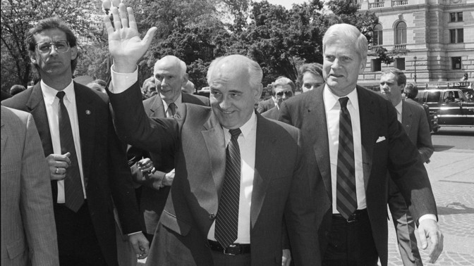 Nezdolná Lynne Cox: Jako první v historii přeplavala z USA do Sovětského svazu, urychlila konec studené války