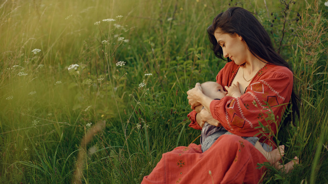 Lucka (29): Kamarádky se kojení na veřejnosti nebojí. Já s tím stále bojuji, jednou jsem se dokonce rozbrečela