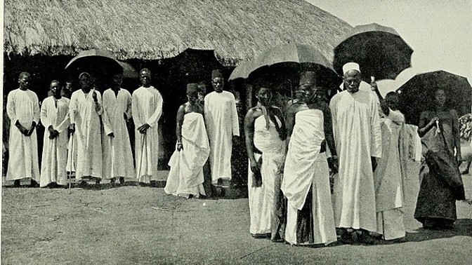 Hnutí za obnovu desatera božích přikázání: Vůdci sekty nechali své ovečky zaživa shořet v plamenech