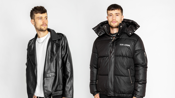 Pánské bundy pro letošní podzim: V kurzu budou džínové s kožešinou i barevné baseballové