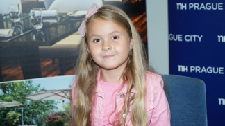 Adélka Hesová (7) má talent nejen pro herectví. Hvězda seriálu ZOO bude zpívat na koncertě pro Ivetu Bartošovou