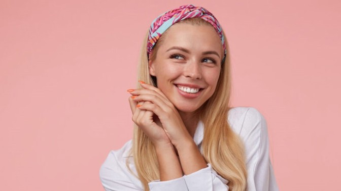 Laura (19): Ve čtrnácti jsem se zamilovala do staršího souseda, teď se kvůli mně rozvádí