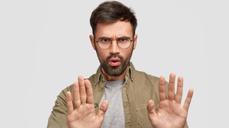 Tomáš (40): Nová kamarádka mi kazí manželku, obrážejí bary a teď se nechaly tetovat