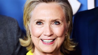 Hillary Clinton dala kvůli prekérní návštěvě Brazílie sbohem sukním. Vznikl tak její ikonický módní styl