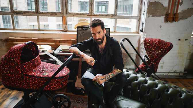 Oblíbená značka CYBEX a hudebník Alec Völkel představují Rockstar – jedinečnou módní kolekci pro malé rockery a stylové rodiče