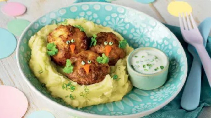 Bio vykutálení ptáčci v bramborovém hnízdě: Velký oběd pro malé milovníky přírody