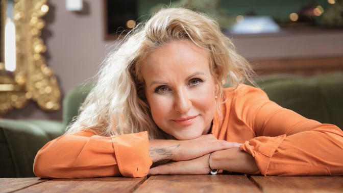 Miluju Draculu, byla jsem u toho, když ho můj první muž psal, vzpomíná Máma na přechodu Vendula Pizingerová