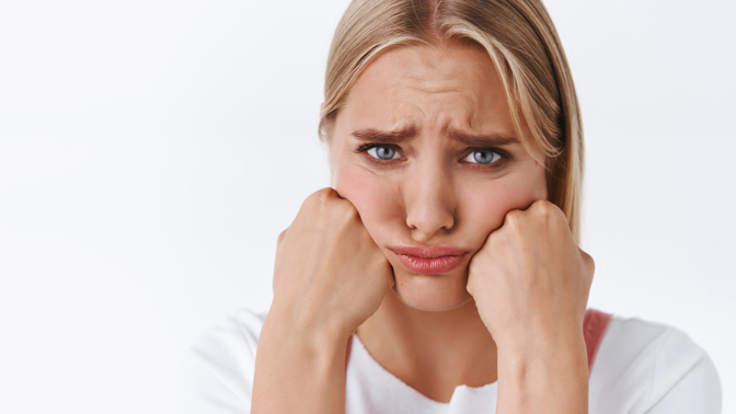 Johana (23): Máma mě nesnáší. Zamilovala jsem se do syna jejího nového přítele a budeme se brát