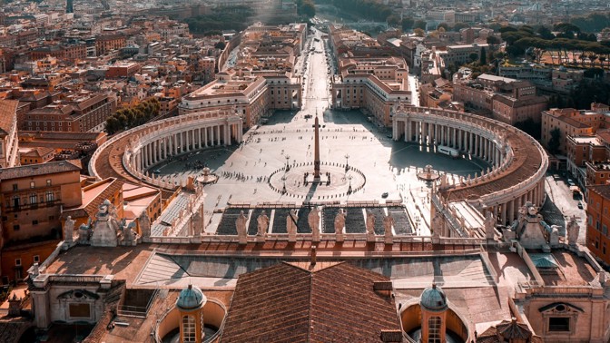 Únos ve Vatikánu: Skončila patnáctiletá dívka jako oběť orgií kardinálů?