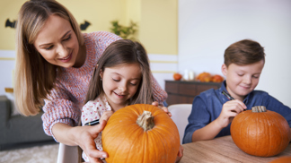 Alexie (37): Co je špatného na tom, že chci s dětmi oslavit Halloween? Manžel nám to roky zakazuje