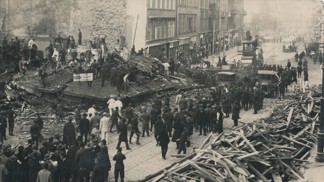 Krvavá ostuda českého stavebnictví: Za pád domu v Praze prý mohly kapitalistické hyeny, zemřelo 46 lidí