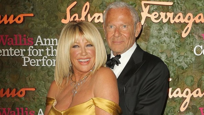 Suzanne Somers alias Carol ze seriálu Krok za krokem: Peníze si udržet nedokáže, ale lásku a krásu ano