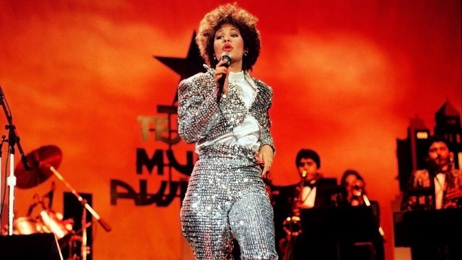 Tragický osud zpěvačky Seleny: Zemřela rukou fanynky, ve filmu ji hrála Jennifer Lopez