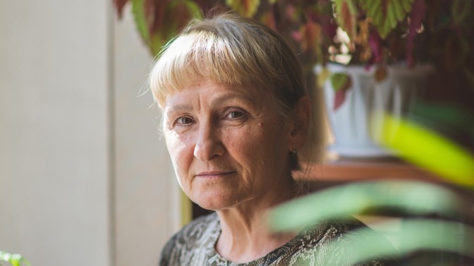 Věra (62): Rok jsem chodila s báječným chlapem. Když jsem mu půjčila peníze, najednou se vypařil