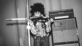 Sádrová Cynthia: Sbírala odlitky přirození slavných rockerů, modelem jí stál i Jimi Hendrix