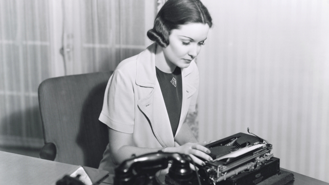 Záhada rukopisu: Nikdy nevydaný román skrývá klíč k dávné vraždě i tajemství