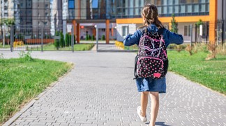 PORADNA: Jak chránit děti před devianty? Mluvte s nimi o nemoci a křiku, který pomůže, radí koučka