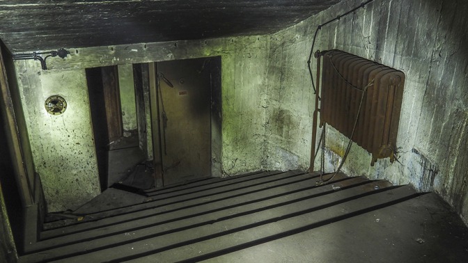 Únos devítileté holčičky: Rodinný přítel ji zneužíval v bunkru pod garáží dlouhých 17 dní