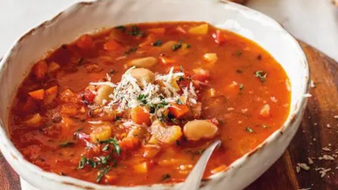 Podzimní polévka minestrone: Ideální zahřátí v chladných večerech závěru roku