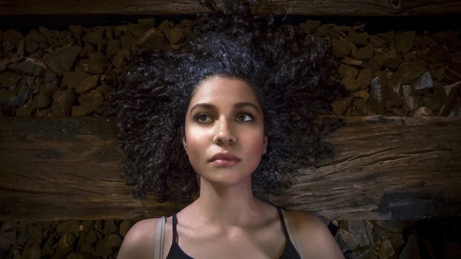 Anežka (28): Často vídám ducha přítelova otce. Vysvobodit ho nejspíš dokáže jen můj partner