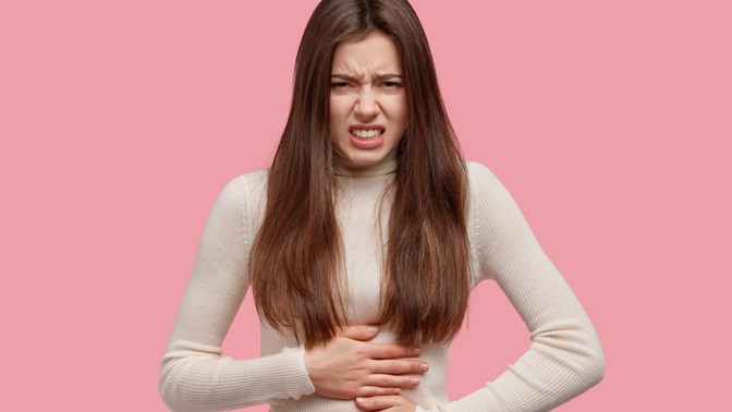 Za bolest při menstruaci může stres a mobilní telefony, pomůžou bylinky, radí lékař tradiční čínské medicíny