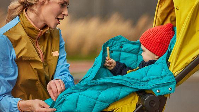 Zima je tu! Víte, jak zajistit, aby bylo v autě vaše dítě v teple i v bezpečí?