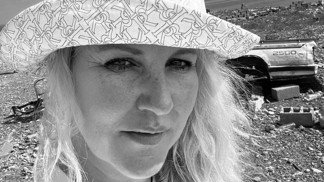 Vendula Pizingerová o potížích na Zélandu: Na letišti nás podezírali, že jsme pašeráci orchidejí, píše Máma na přechodu