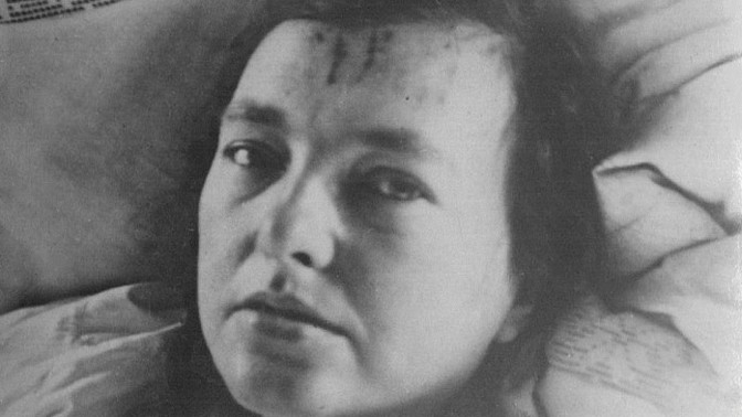 Socialistická Akta X: Slavná česká stigmatička Anna Tomanová prý léčila nemocné, věštila budoucnost a byla trnem v oku StB