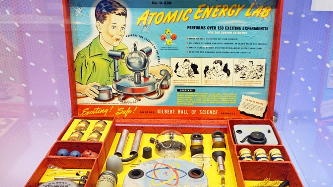 Nejhorší dárky na světě: Nebezpečná uranová laboratoř pro malé diktátory