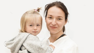 Téměř tříletá dcera Bereniky Kohoutové je celá po mamince: Je strašně vtipná a mluví jako o závod