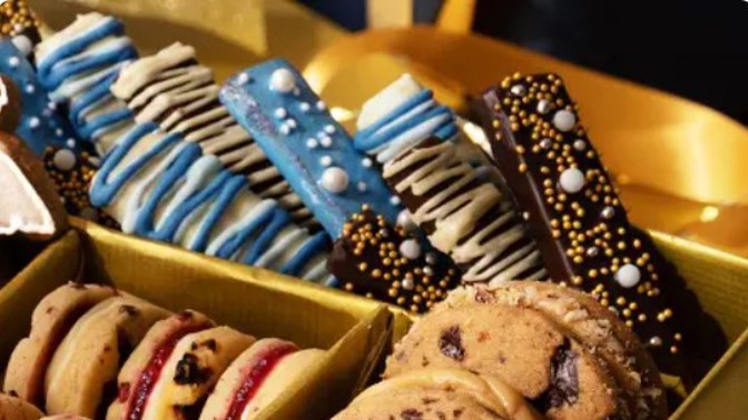 Kakaové linecké tyčinky s kouzelnou polevou: Nejen skvěle chutnají, ale představují i zábavu