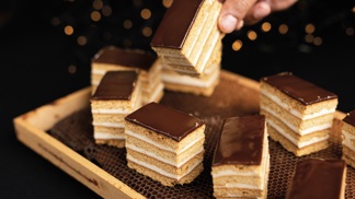 Recept na božské medové řezy: Vánoční specialita finalisty Masterchefa Pavla Berkyho
