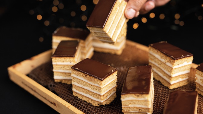 Vánoční specialita finalisty Masterchefa Pavla Berkyho: Recept na božské medové řezy