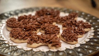 Vánoční recept: Jednoduché pařížské rohlíčky se dvěma druhy krému