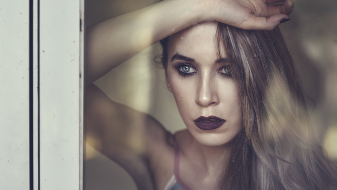 Tereza (32): Manžel k nám dotáhl kamaráda, kterého žena poslala k šípku. Začíná mě to pěkně štvát