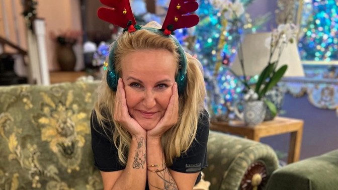 Vendula Pizingerová o tom, jak chystá štědrovečerní tabuli pro deset lidí a proč jim po zahradě běhá dinosaurus