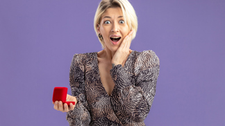 3 znamení zvěrokruhu, která čeká pod vánočním stromečkem překvapení v podobě žádosti o ruku