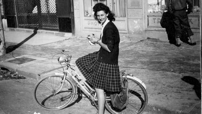 Mladá lovkyně nacistů: Simone Segouin se stala legendou druhé světové války