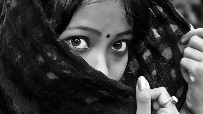 Královna banditů: Dětská nevěsta Phúlan Déví utekla od manžela a zamířila mezi gangy