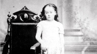 Bití, místo postele kus starého koberce a tělo plné jizev: Případ týrání Mary Ellen Wilson změnil historii