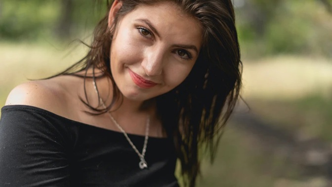 Marika (46): Tatínek nikdy na posmrtný život nevěřil. Po jeho skonu se ale u nás začaly dít zvláštní věci