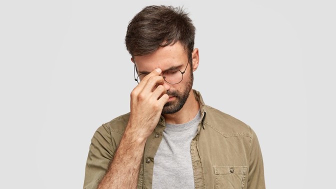 Tomáš (32): Jsem zoufalý. Manželka se upnula jen na syna a na domácnost kašle. Už mi ani nevaří