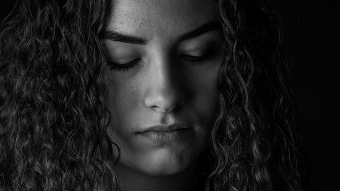 Mariana (28): Otec měl vždycky raději moji sestru. Nestojím mu ani za to, aby mě odvedl k oltáři