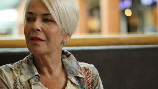 Bohumila (63): Syn se snachou brečeli, že nemají peníze. Padesát tisíc od nás promrhali, ještě teď vidím rudě